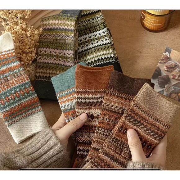 Vintage Inspired Nordic Pattern Women’s Crew Socks 5 Pair Set - Picture 3 of 7